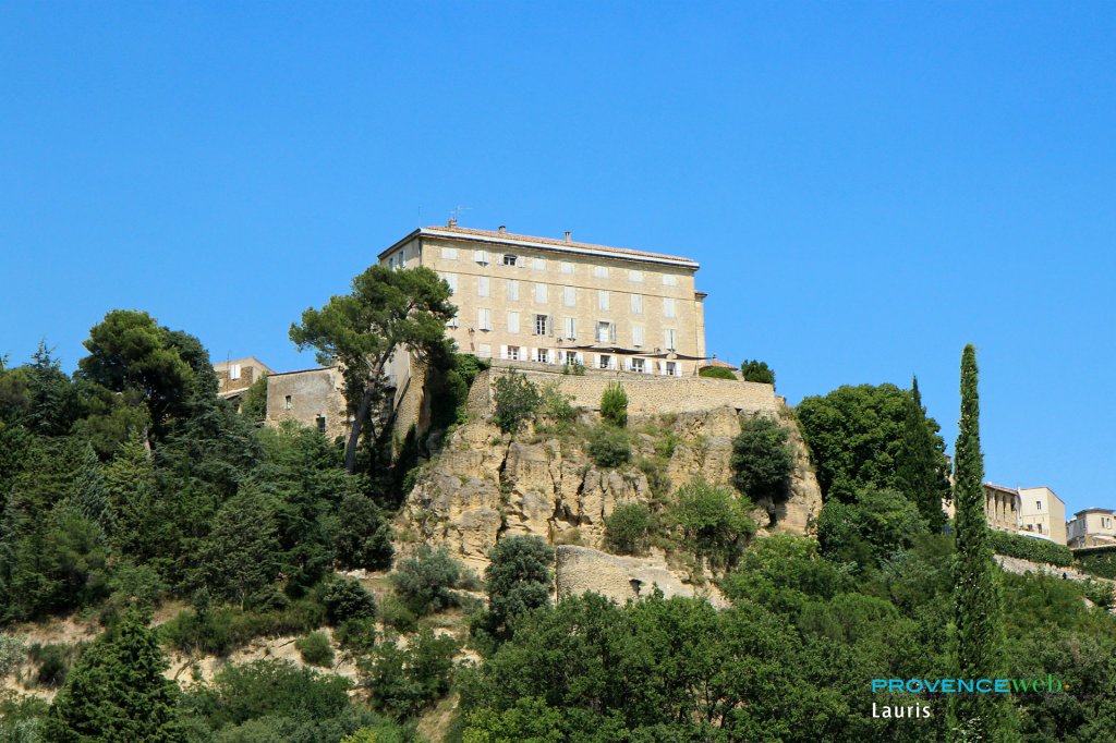 Château de Lauris.