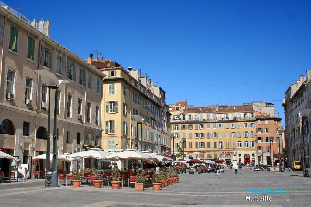 Marseille quartier.