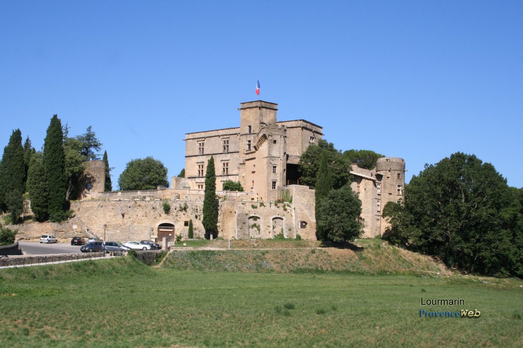 Château de Lourmarin.