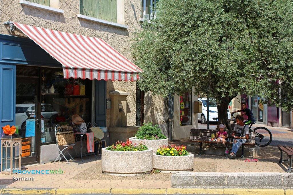 Village de Sarrians.