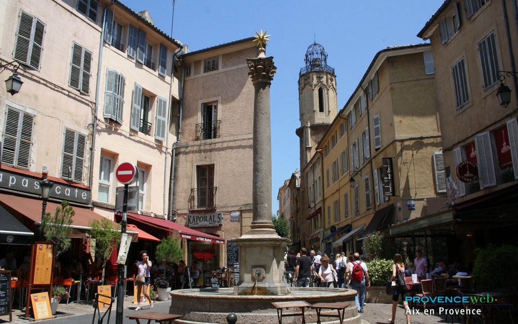 Place piétonne à Aix en Provence.