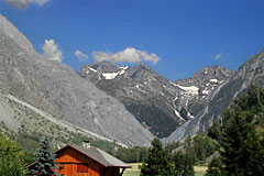 La Chapelle en Valgaudemar, chalet et montagne