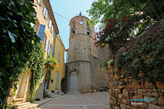 Peynier, bell-tower door