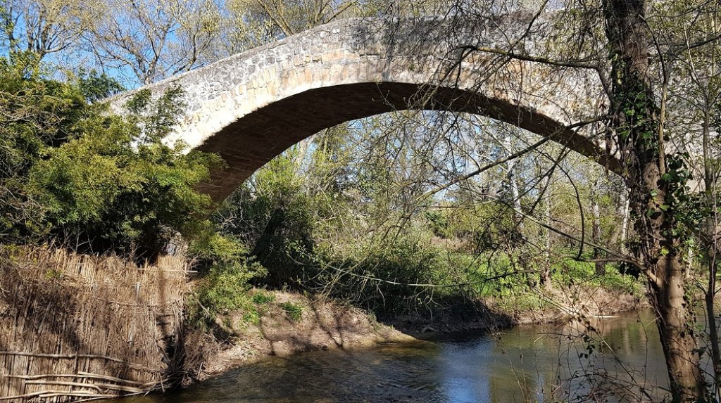 Le pont des Trois Sautets à Meyreuil.