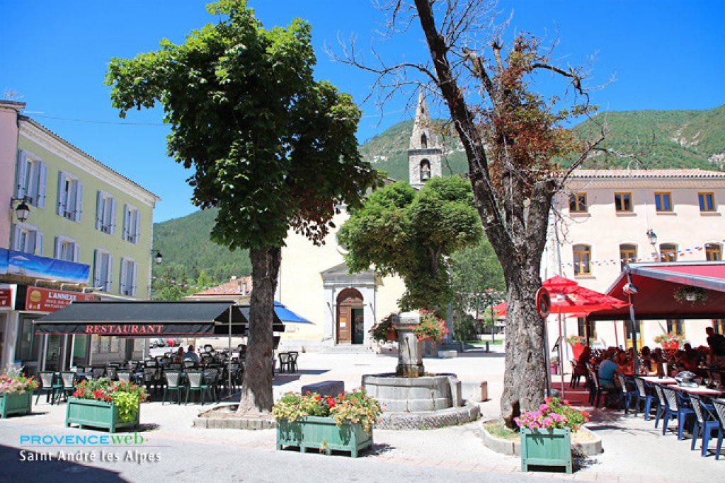 village de Saint André les Alpes.