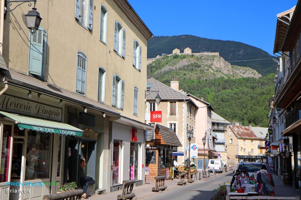 Rue commerçante.