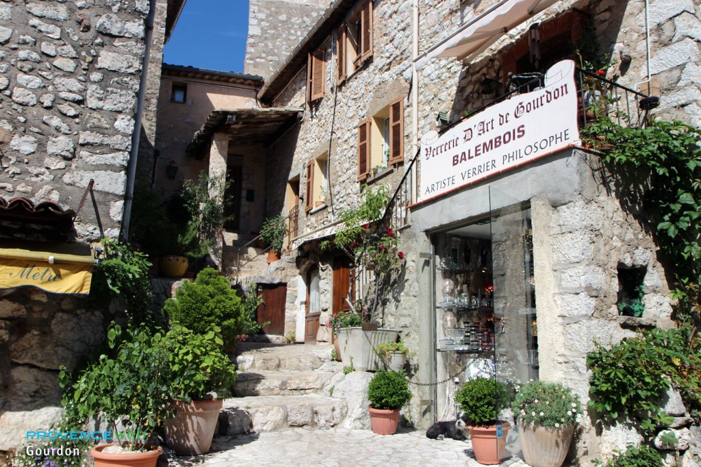 Gourdon.