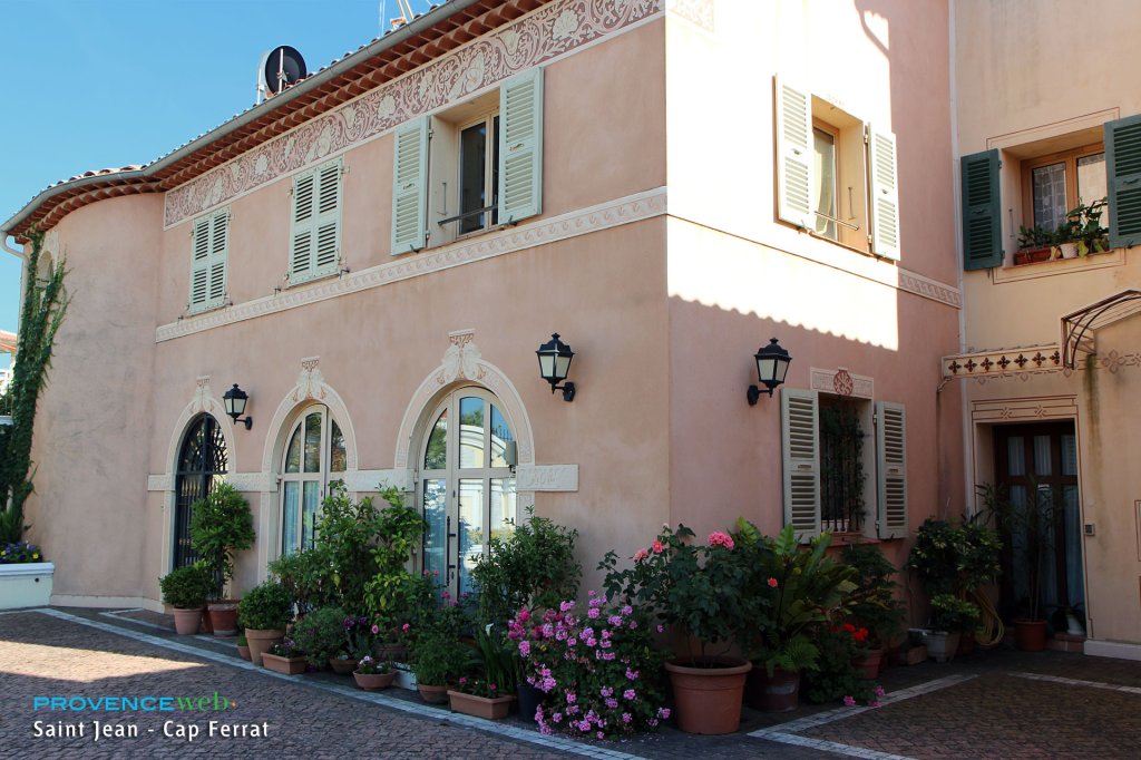 Jolie maison.