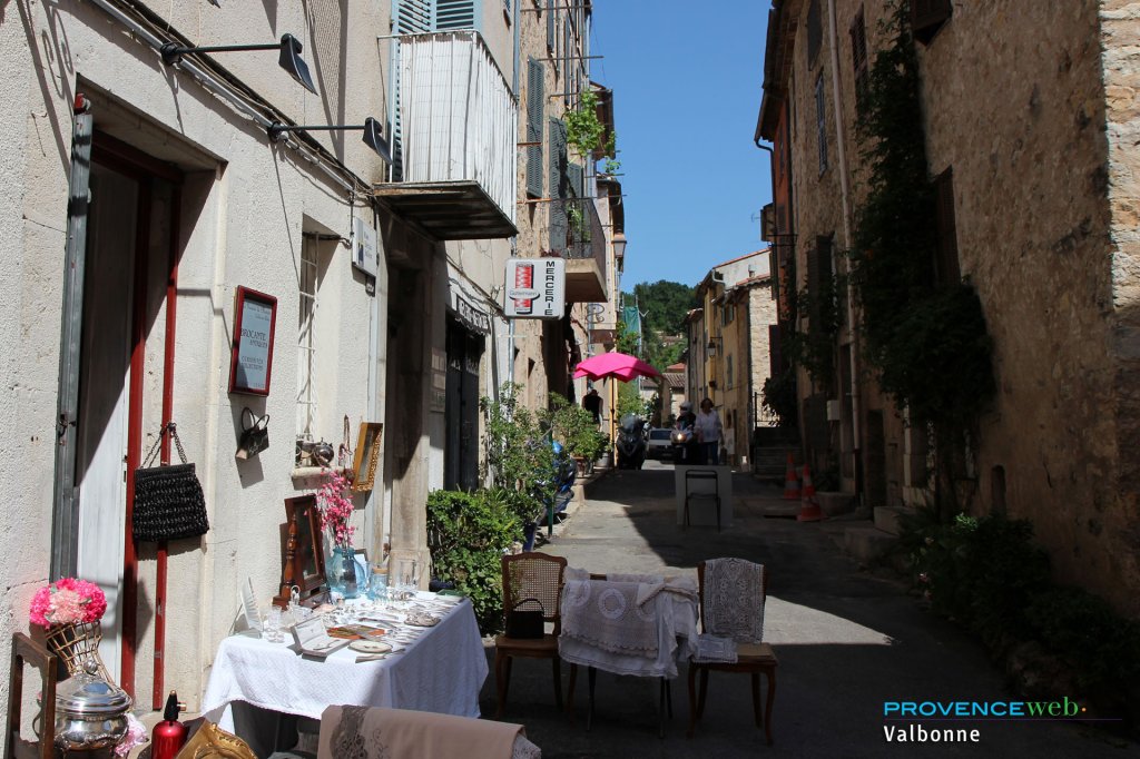 Ruelle à Valbonne.