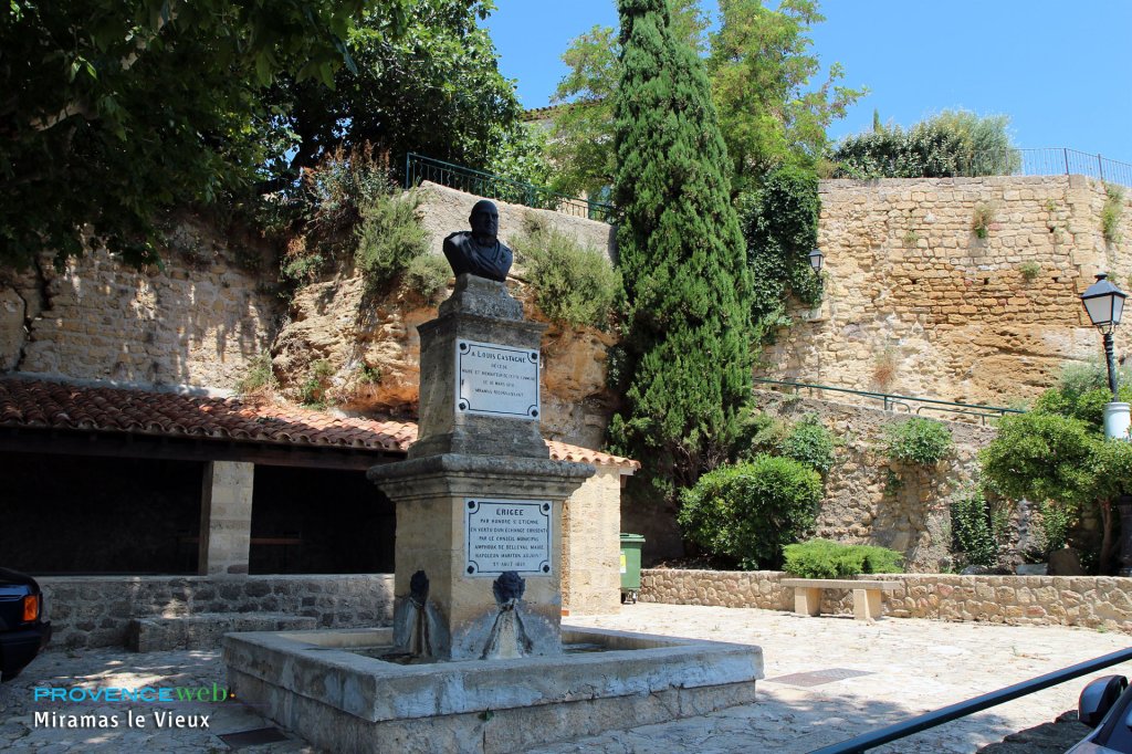 Statue.