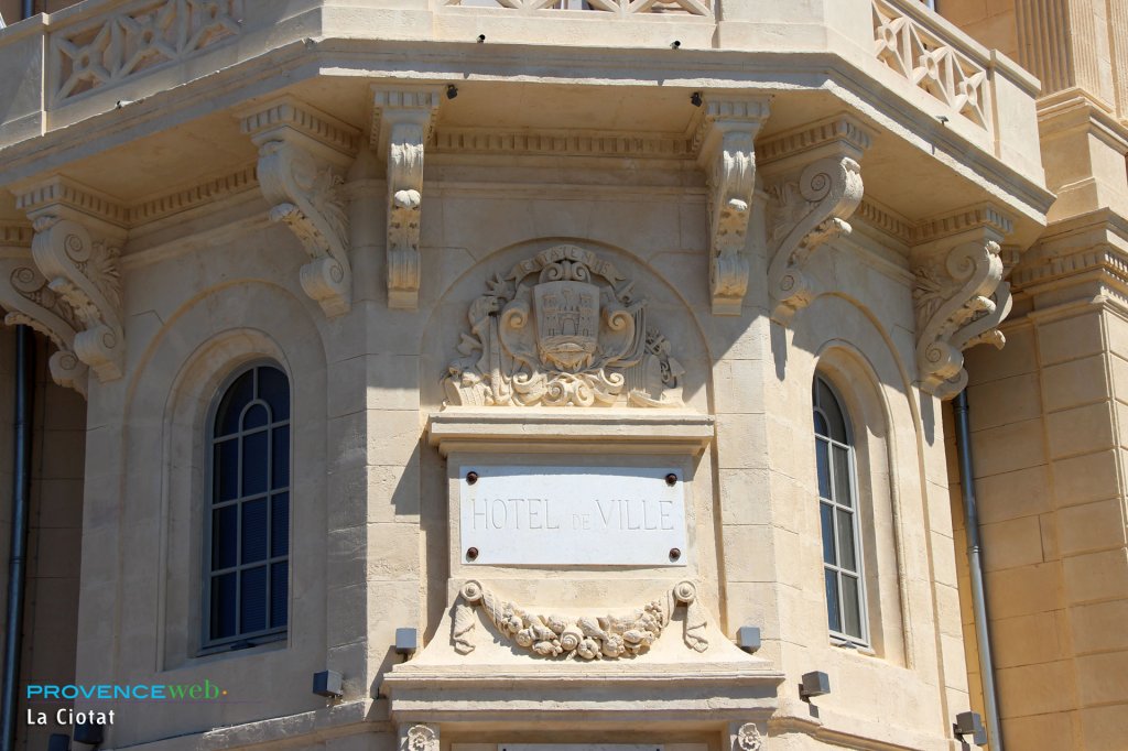 Façade de la mairie de La Ciotat.
