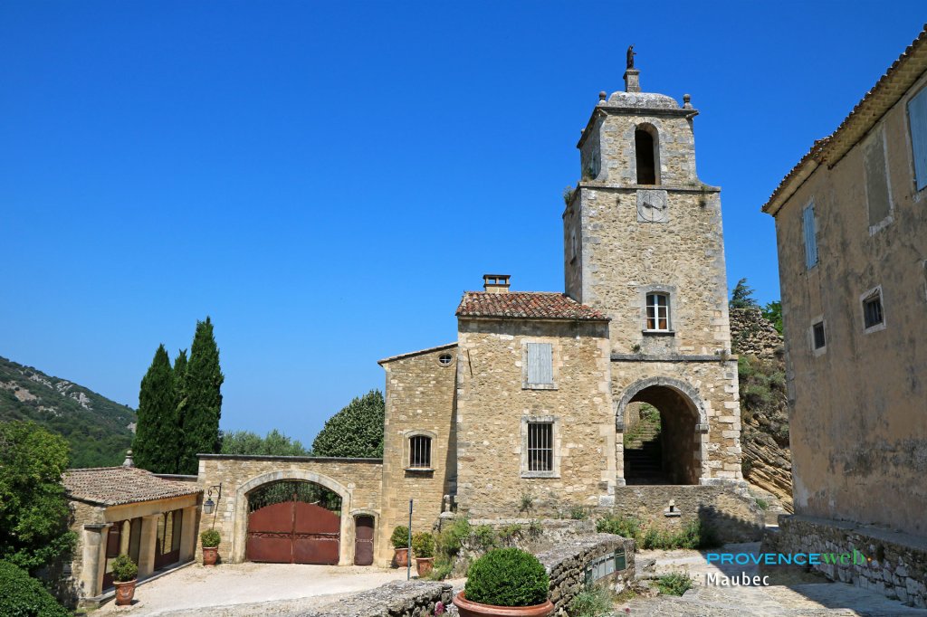 Eglise de Maubec.