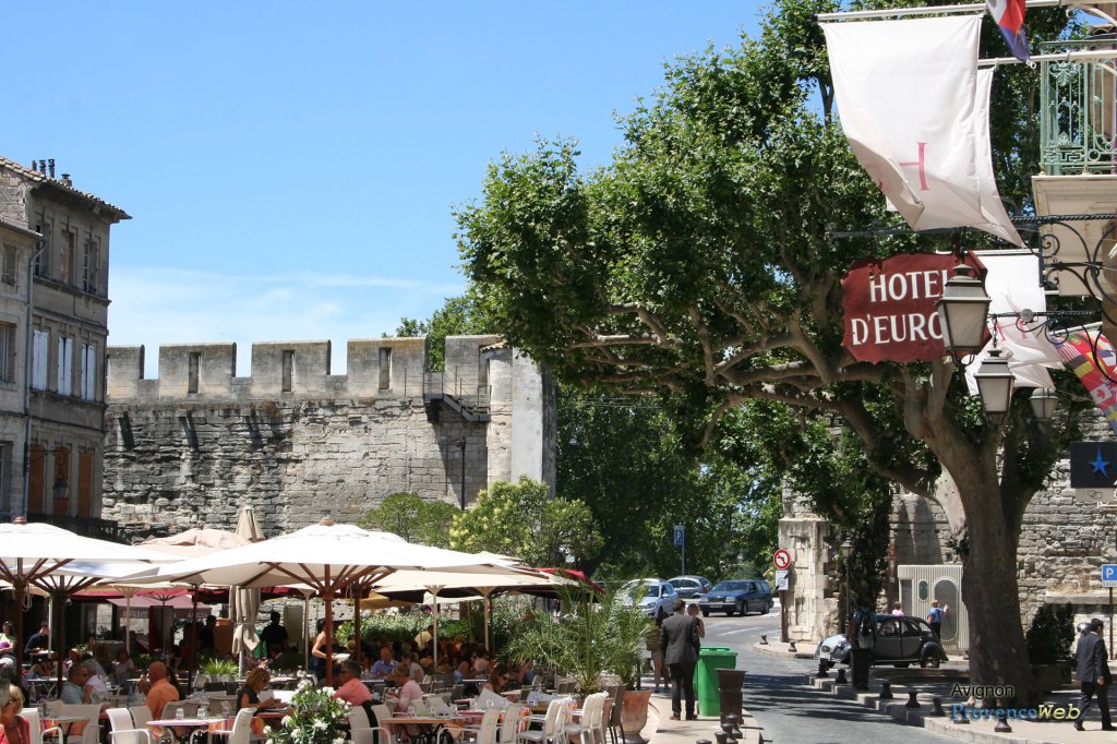 Place à Avignon.