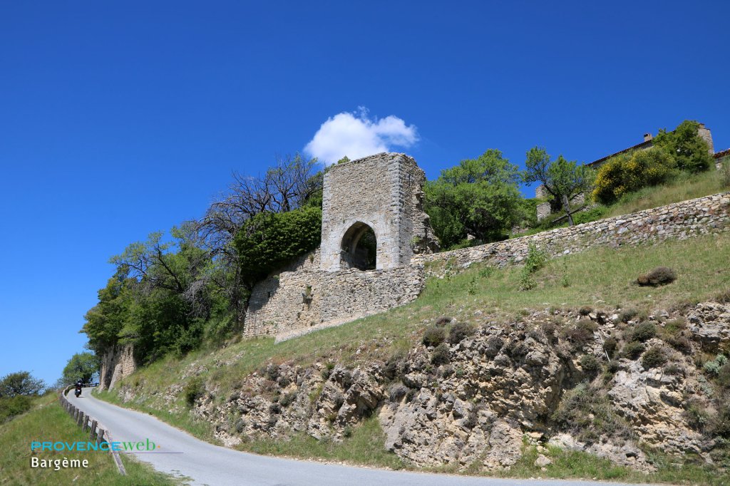 Ruines à Bargème.