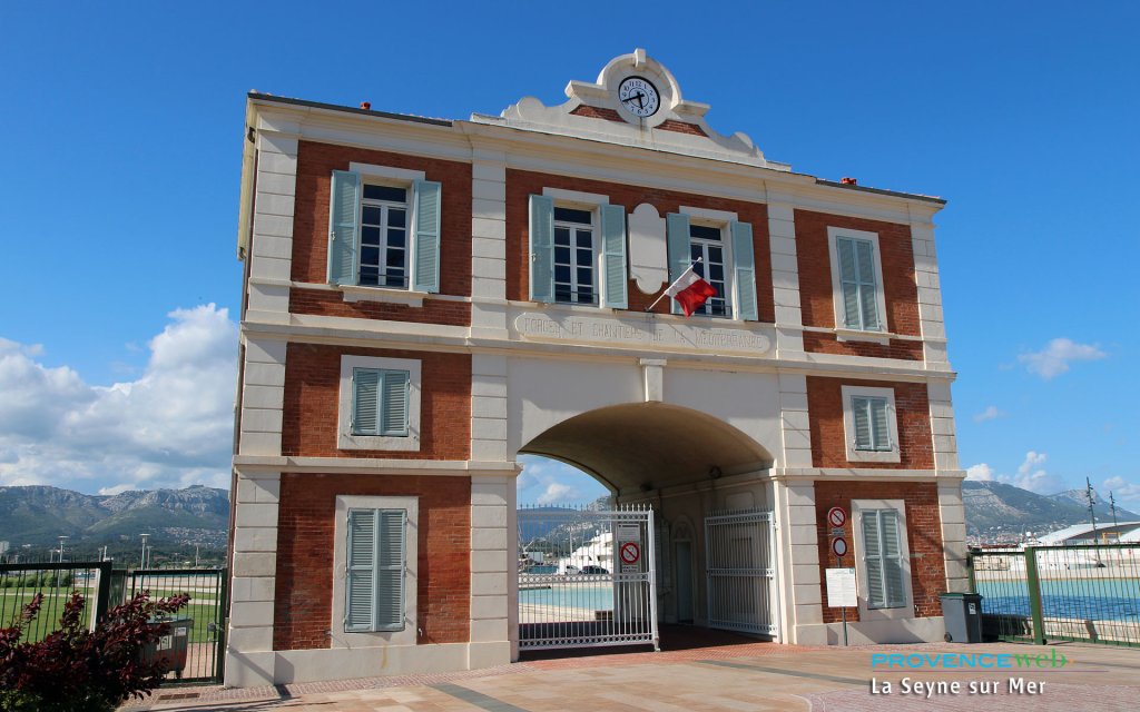 Joli bâtiment à La Seyne sur Mer.