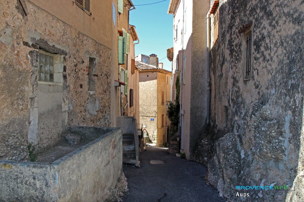 Ruelle à Aups.