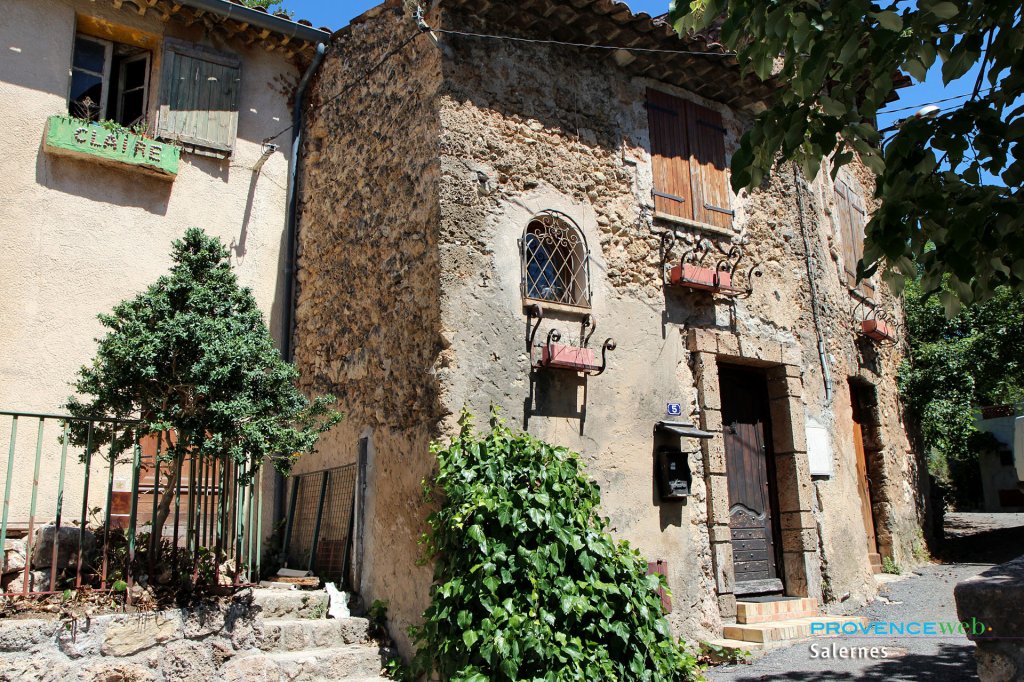 Vieille maison à Salernes.