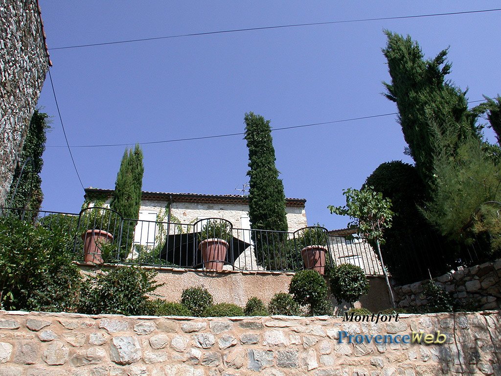 Mas provençal.