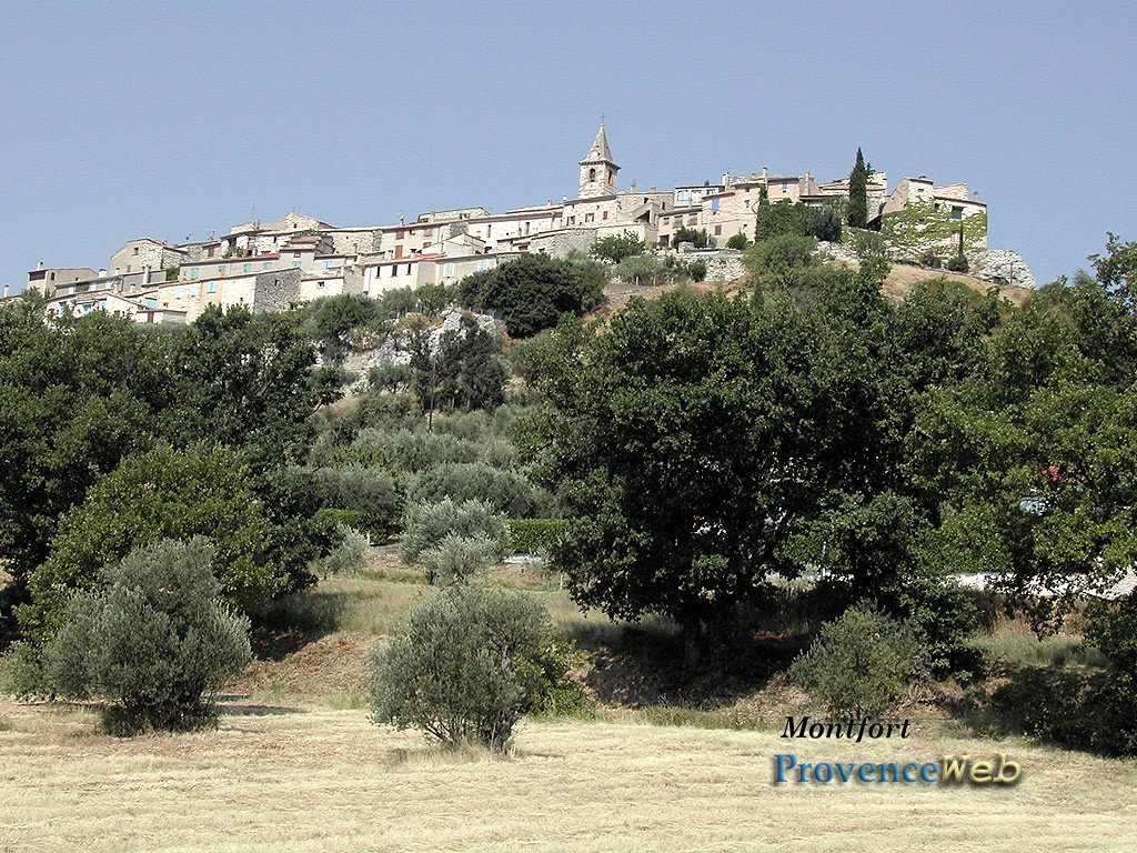 Village perché de Montfort (04).