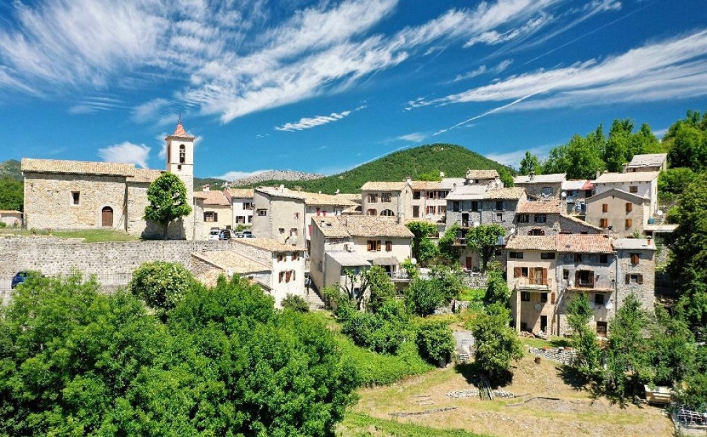 Le village d'Ubraye.