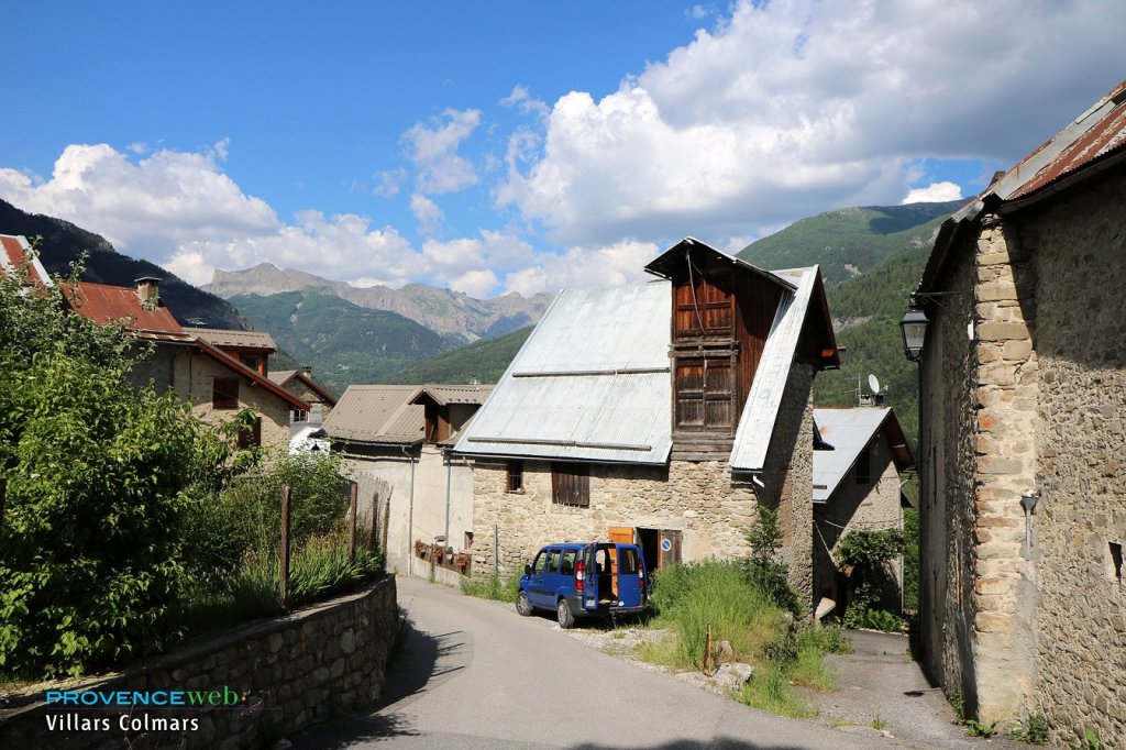 Maisons anciennes à Villars Colmars.