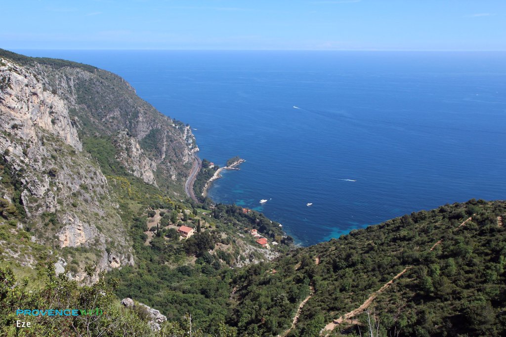 Vue sur la mer depuis le village d'Eze.