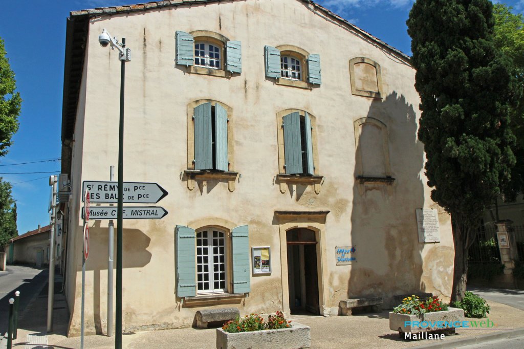Maillane Bouches du Rhône.