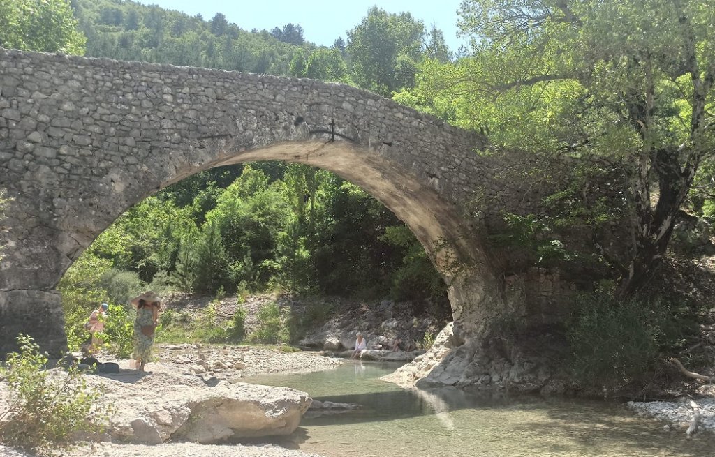 Pont roman de Brantes.