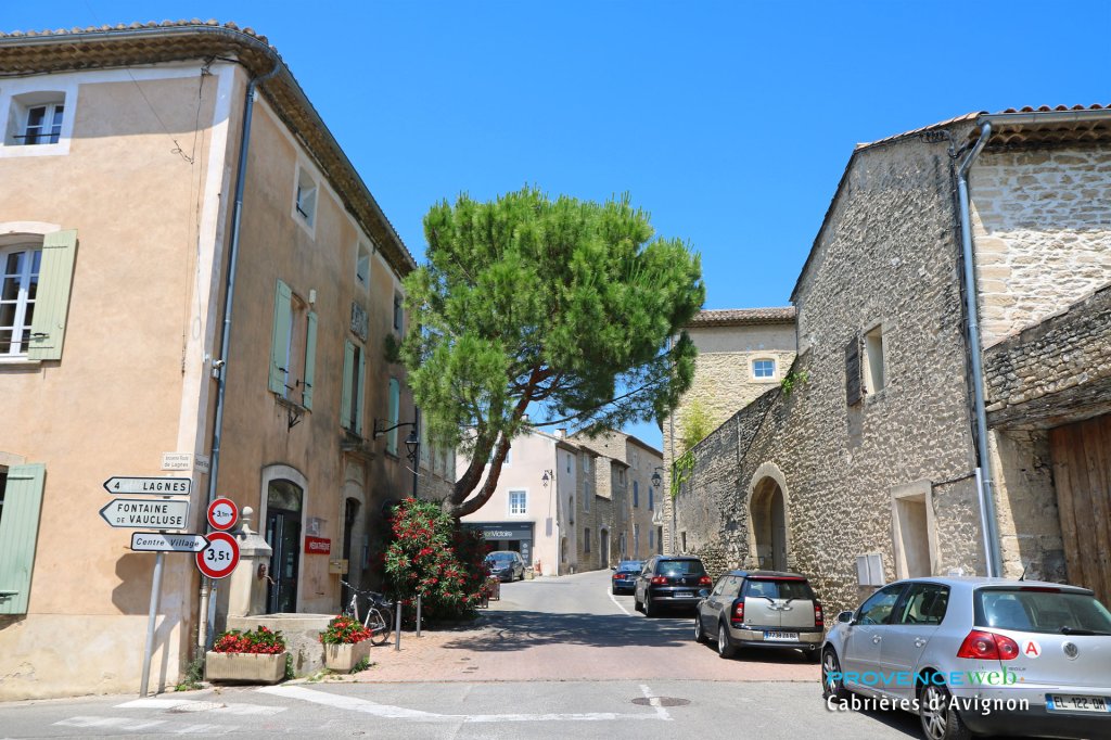 Cabrières d'Avignon dans le Vaucluse.