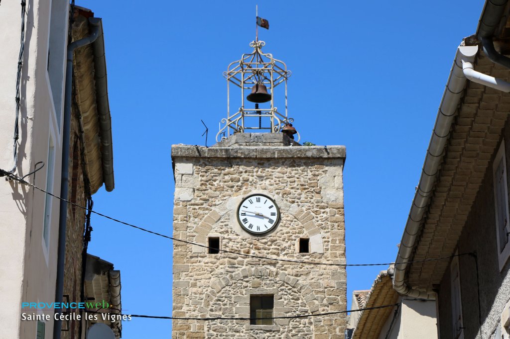 Clocher de Sainte Cécile les Vignes.