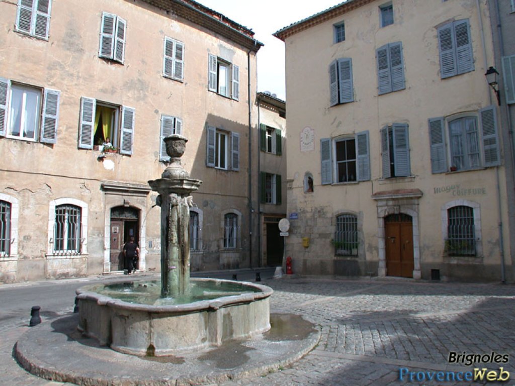 Place Brignoles.