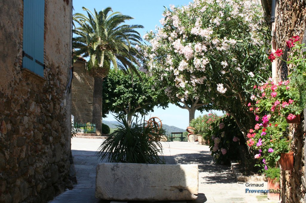 Place à Grimaud.