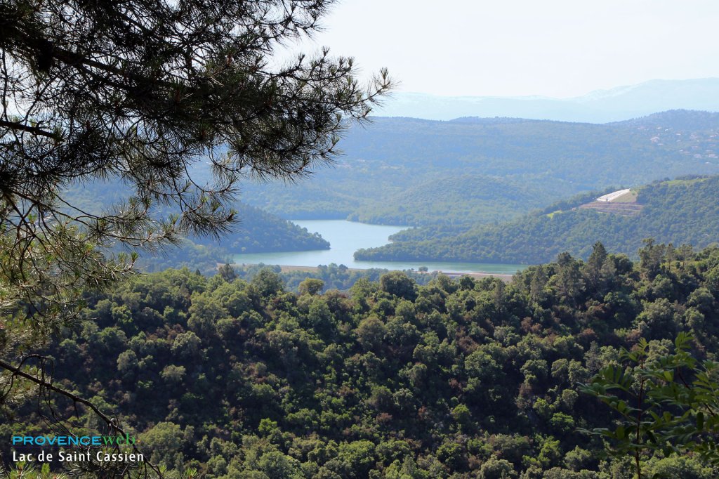 Randonnées sur le lac de Saint Cassien.