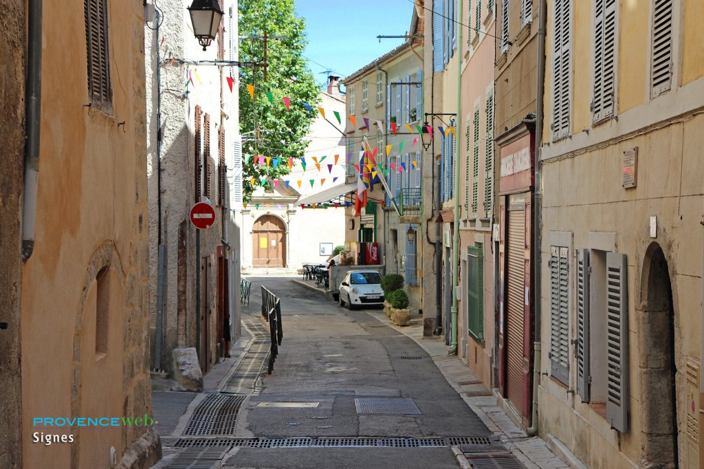 Signes dans le Var.