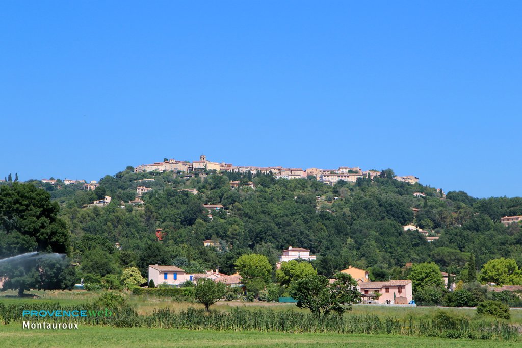 Village de Montauroux dans le Var.