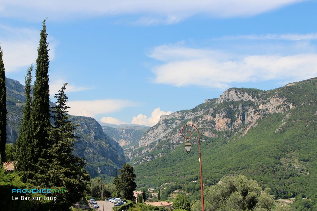 vue sur les montagnes.