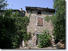 Le Castellet, typical stone-built house