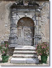Le Chaffaut Saint Jurson, porte ancienne