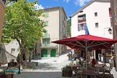Entrevaux, terraces close to the fountain
