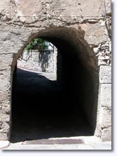 La Motte du Caire, vaulted passageway