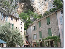 Moustiers, houses
