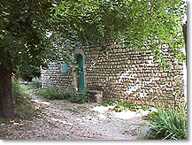 Saint Michel l'Observatoire, maison en pierres