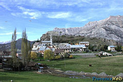 Saint Vincent les Forts, village in the mountain