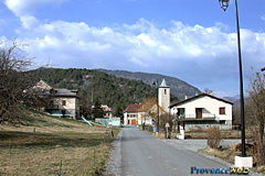 Verdaches, le village