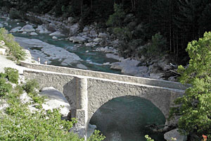 Bridge over Meouge river