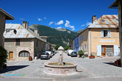 Mont-Dauphin, square and fountain