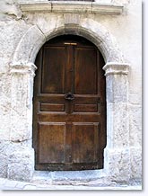 Orpierre, old door