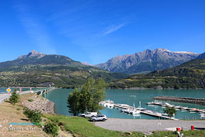Savines le Lac, port de loisir sur le lac de Serre-Ponçon