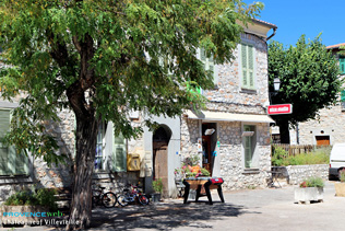 Chateauneuf Villevieille, Bar-tabac