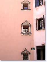 Coursegoules, façade